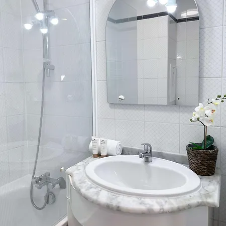 Perfect In Louvre Area * Paris