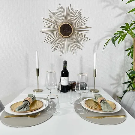 Perfect In Louvre Area