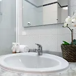 Perfect In Louvre Area פריז
