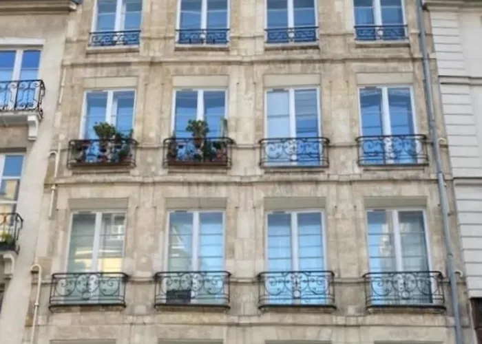 Perfect In Louvre Area Paris